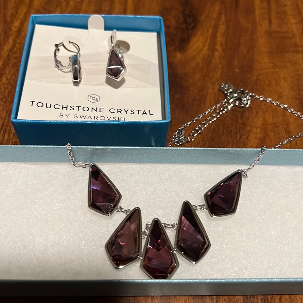New Touchstone Crystal Kite Necklace And Earrings Antique Pink